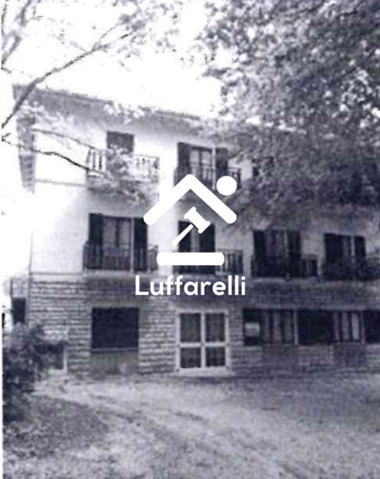 Immagine di ALBERGO IN LOCALITA’ PIAN DELL’ELMO – APIRO (MC)