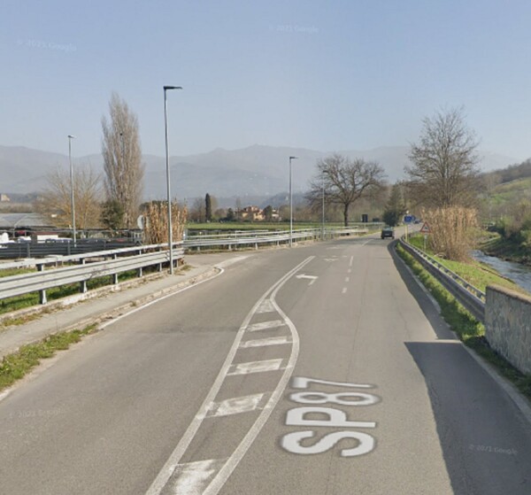 NEGOZIO O LOCALE COMMERCIALE VIA DEGLI URBINI - CASTELFRANCO PIANDISCÒ — foto 4
