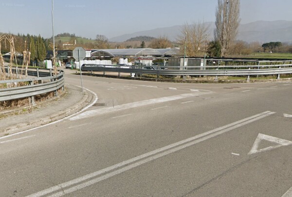 NEGOZIO O LOCALE COMMERCIALE VIA DEGLI URBINI - CASTELFRANCO PIANDISCÒ — foto 7