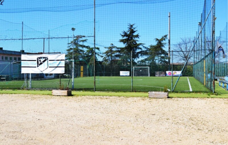 Immagine di TENUTA SPORTIVA VIA DELLE VALLI – APRILIA (LT)