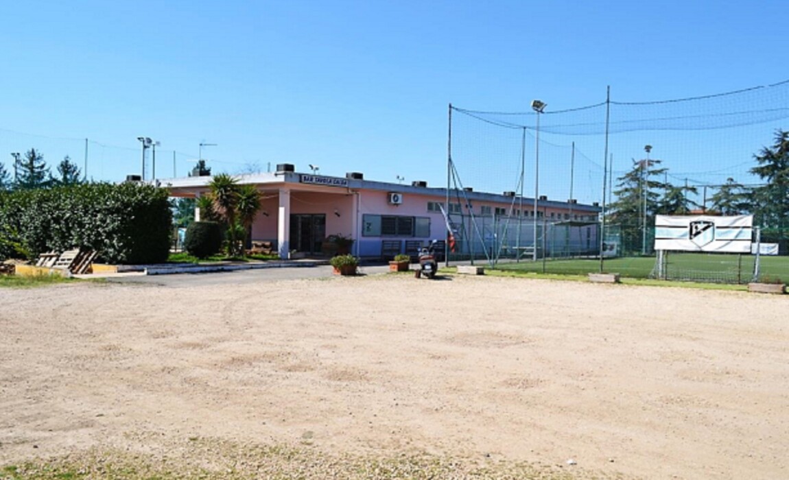 Immagine di TENUTA SPORTIVA VIA DELLE VALLI – APRILIA (LT)