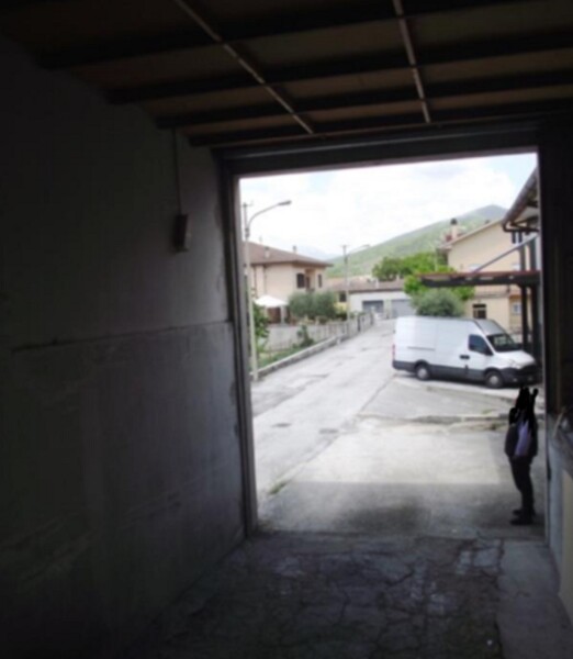 CAPANNONE VIA FLAMINIA - GUALDO TADINO  (PG) — foto 2