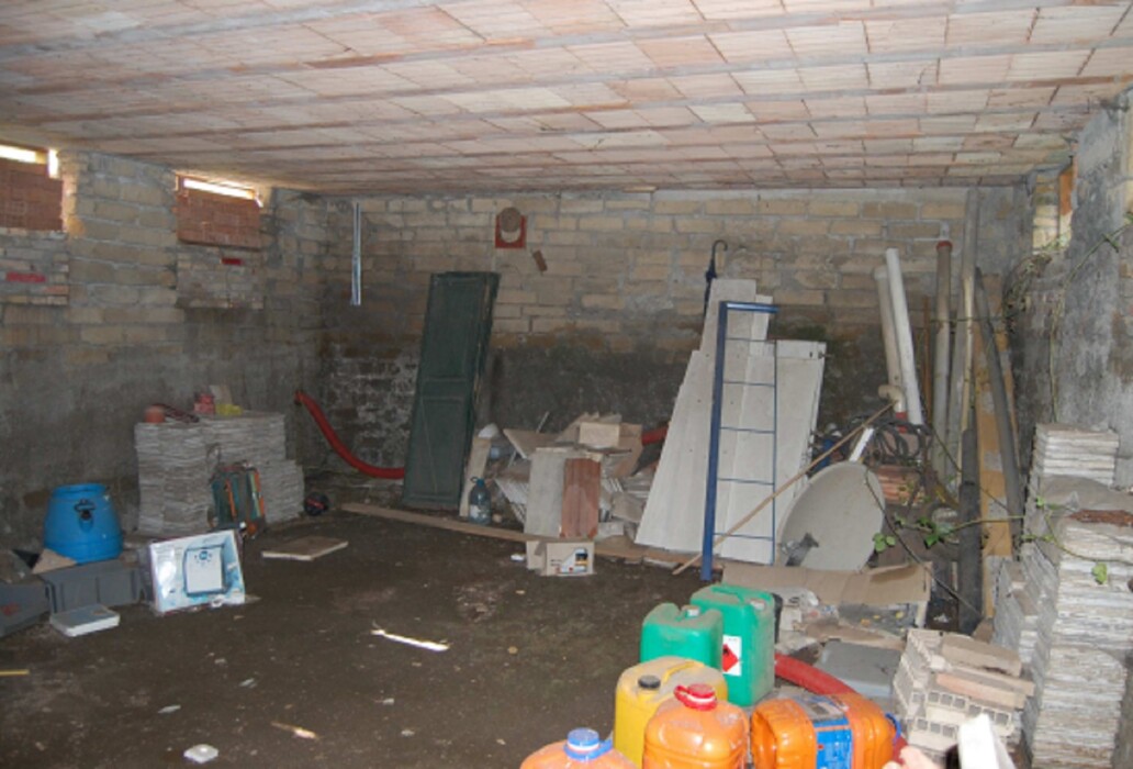 Immagine di FABBRICATO E TERRENO VIA DI VALLE FREDDA – LABICO (RM)