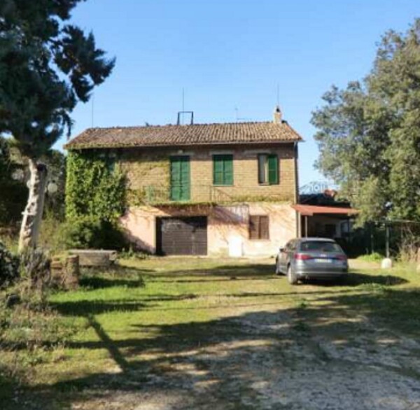 NEGOZIO O LOCALE COMMERCIALE VOC. MALANDRUGE - BETTONA — foto 2