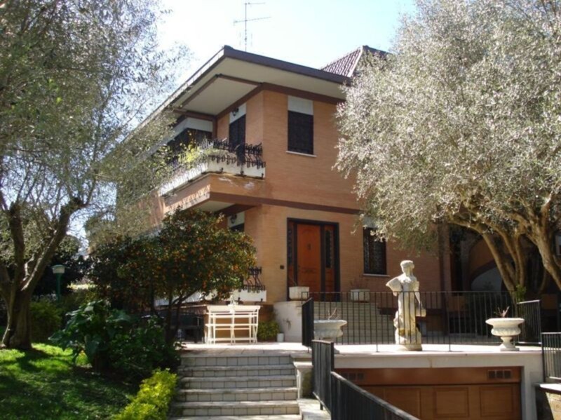 Immagine di VILLA VIA GUSTAVO GIOVANNONI – TOR DE CENCI (RM)