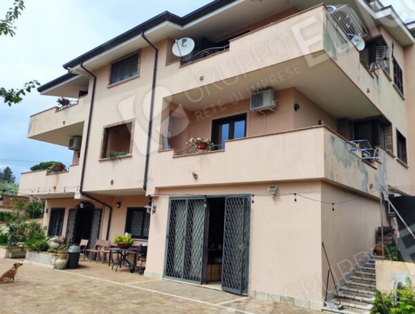 LOCALE COMMERCIALE, CASTROCIELO (FR) — foto 2