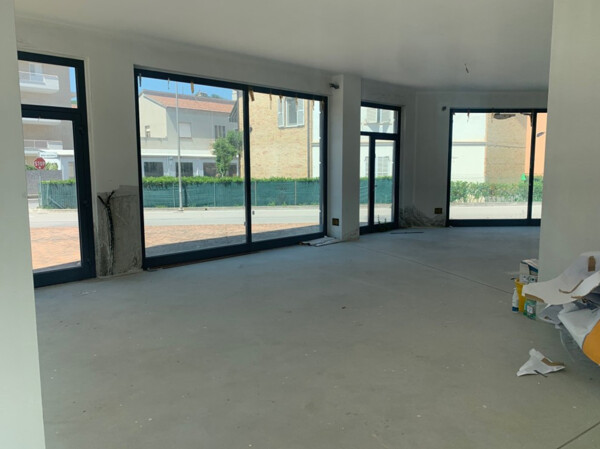 ATTIVITÀ RICETTIVE / SCOPO COMMERCIALE VIA MOLINO BASSO - OSIMO — foto 2
