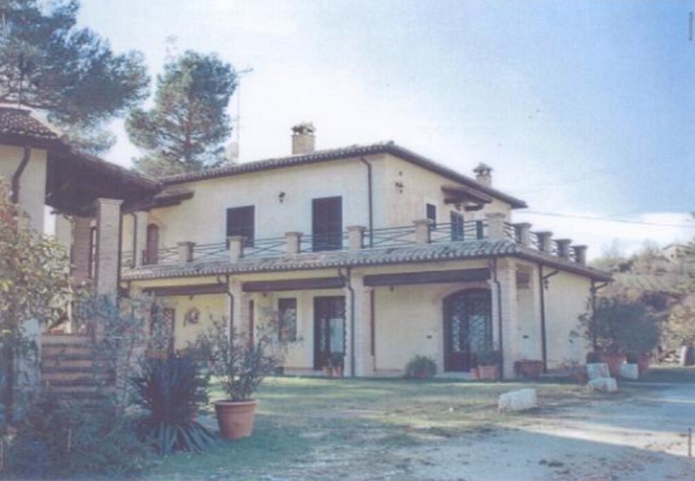 Immagine di APPARTAMENTI VIA LATINA – VACONE (RI)