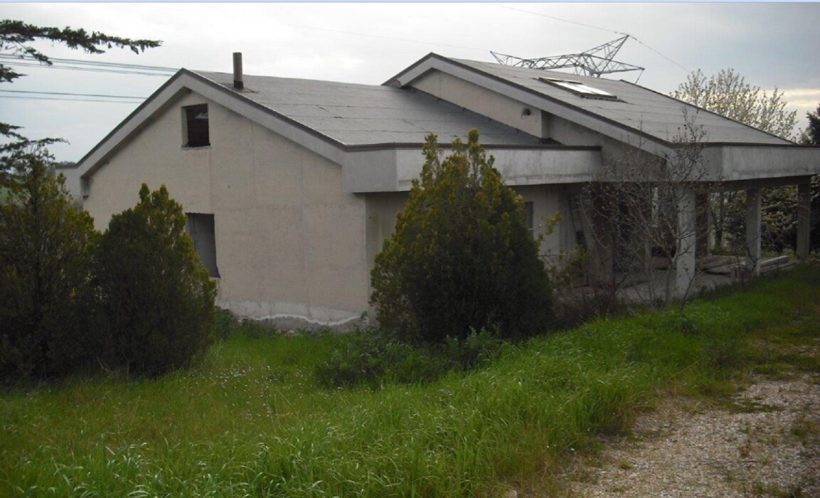 Immagine di FABBRICATO E TERRENO VIA QUERCIABELLA – SENIGALLIA (AN)