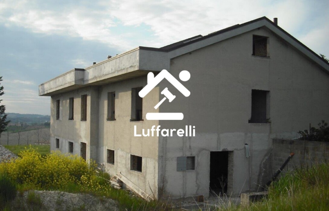 Immagine di FABBRICATO E TERRENO VIA QUERCIABELLA – SENIGALLIA (AN)