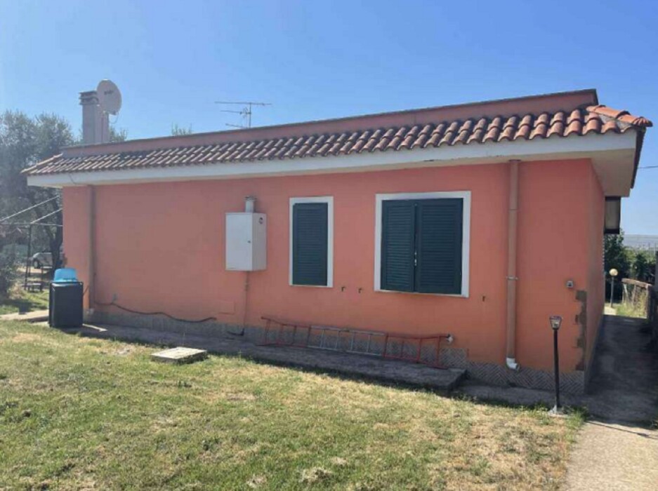 Immagine di VILLA VIA P. IL VECCHIO 86, CISTERNA DI LATINA, LT