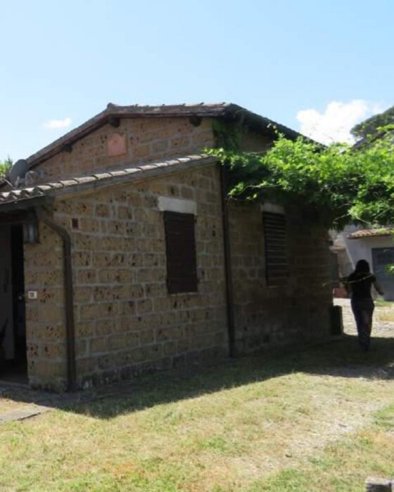Immagine di STRUTTURE AGRICOLE LOCALITÀ VAIANO – CASTIGLIONE IN TEVERINA