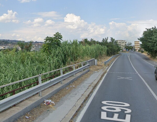 NEGOZIO O LOCALE COMMERCIALE LOCALITÀ SAN NICOLA - BOVALINO — foto 4