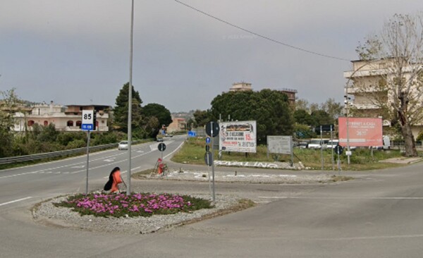 NEGOZIO O LOCALE COMMERCIALE LOCALITÀ SAN NICOLA - BOVALINO — foto 6