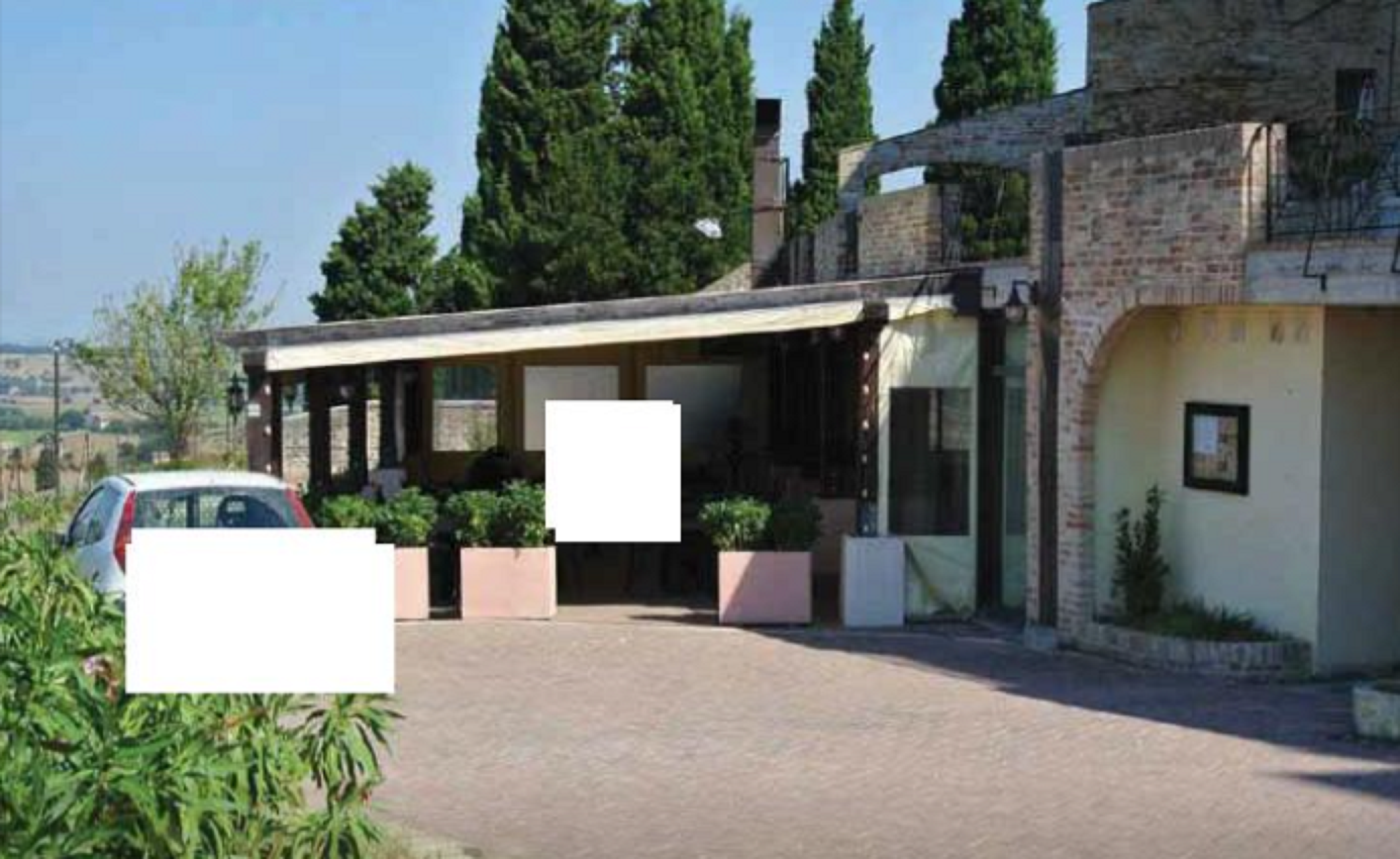 NEGOZIO VIALE UNITA' D'ITALIA TREIA  (MC) — foto 4
