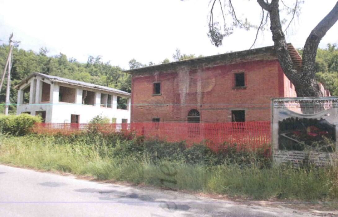 Immagine di NEGOZIO O LOCALE COMMERCIALE LOC. CORAZZANO – CASTELFIORENTINO