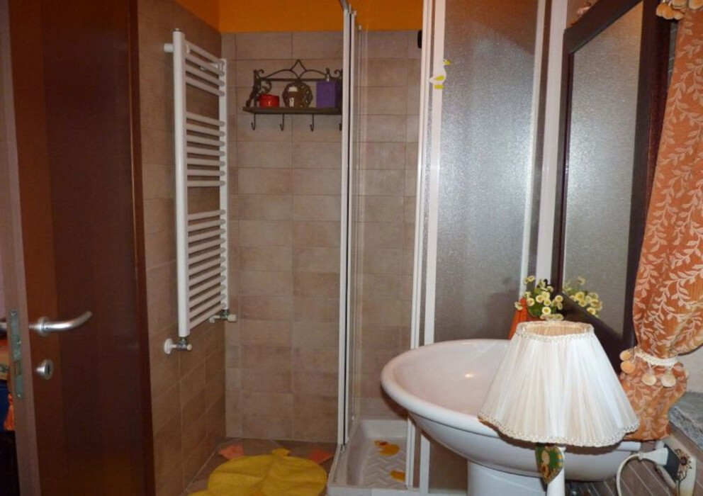 Immagine di CASA / VILLA VIA VALLE AURINA – ROMA