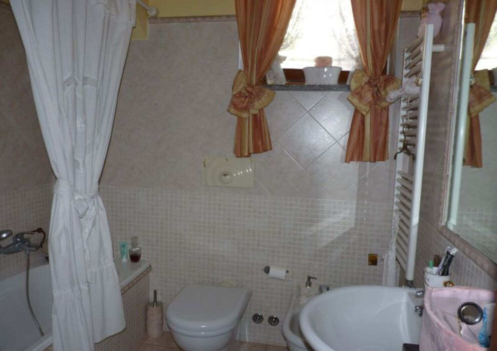 Immagine di CASA / VILLA VIA VALLE AURINA – ROMA