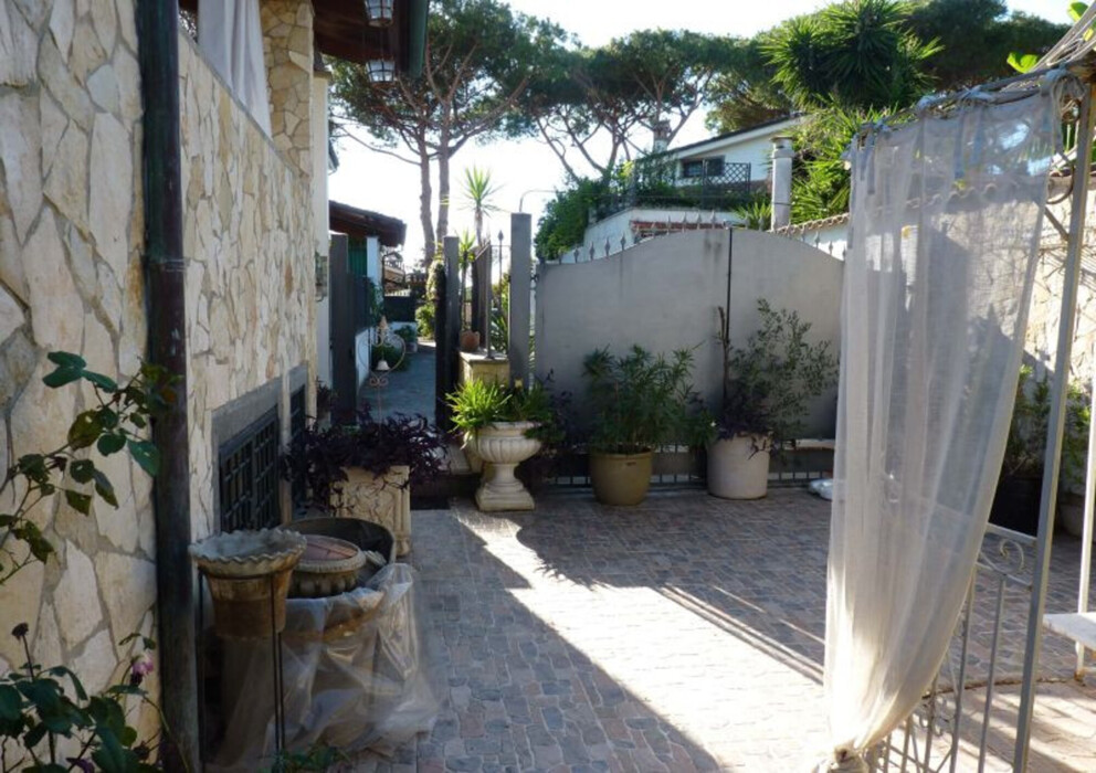 Immagine di CASA / VILLA VIA VALLE AURINA – ROMA