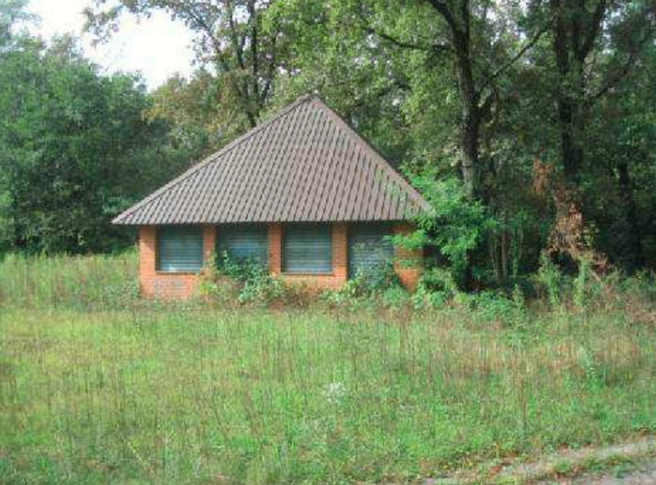 Immagine di COMPLESSO PER PARCO DIVERTIMENTI VIA DEL LAGHETTO – LIMBIATE (MB)