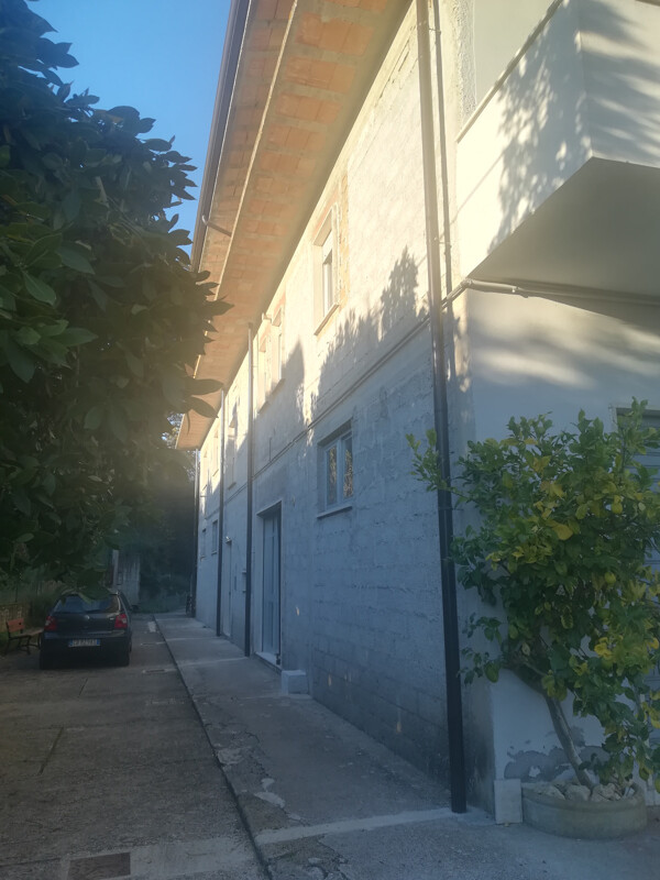 Immagine di NEGOZIO O LOCALE COMMERCIALE VIA FIUME – FONTANA LIRI