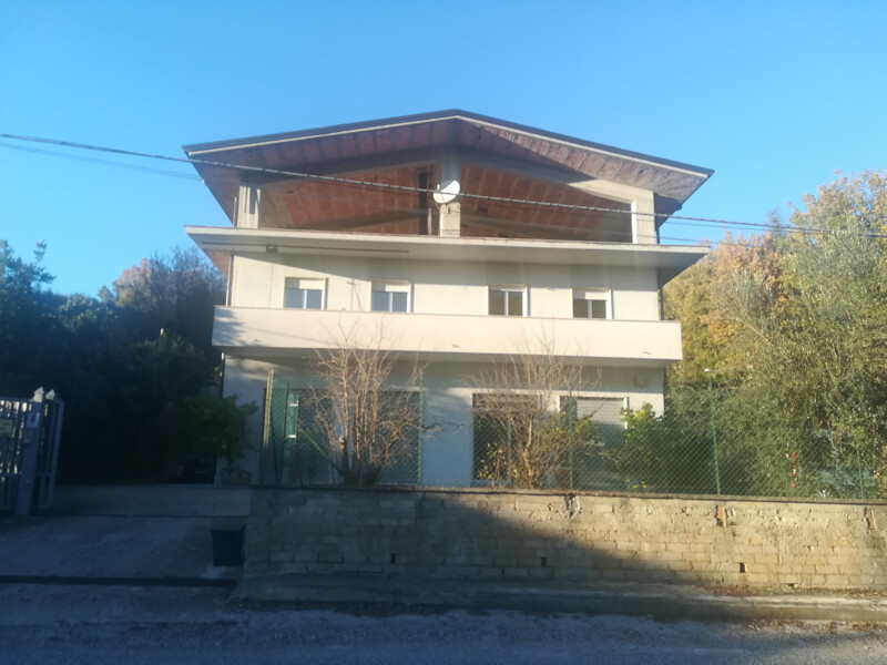 Immagine di NEGOZIO O LOCALE COMMERCIALE VIA FIUME – FONTANA LIRI