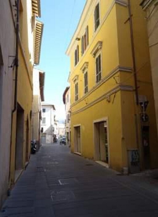 Immagine di NEGOZIO O LOCALE COMMERCIALE VIA VENTI SETTEMBRE – FOLIGNO
