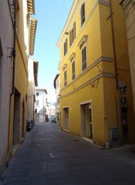 NEGOZIO O LOCALE COMMERCIALE VIA VENTI SETTEMBRE - FOLIGNO — foto 5