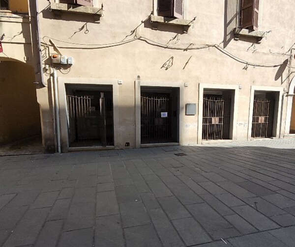 ATTIVITÀ RICETTIVE / SCOPO COMMERCIALE VIA UMBERTO I - FOLIGNO — foto 3