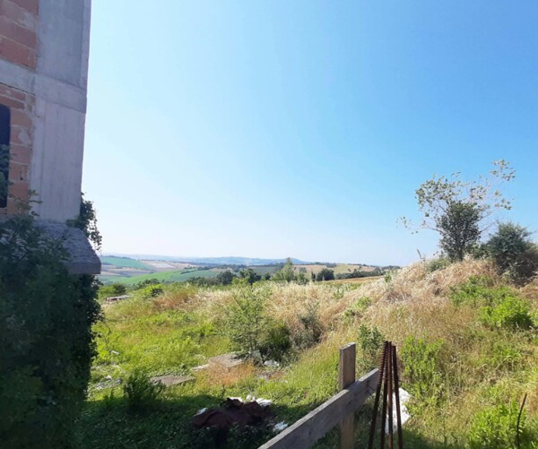NEGOZIO O LOCALE COMMERCIALE STRADA DELLE CAMINATE - SAN COSTANZO — foto 5