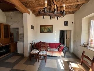 Immagine di VILLA SINGOLA VIA SAN PIETRO – SUARDI (PV)