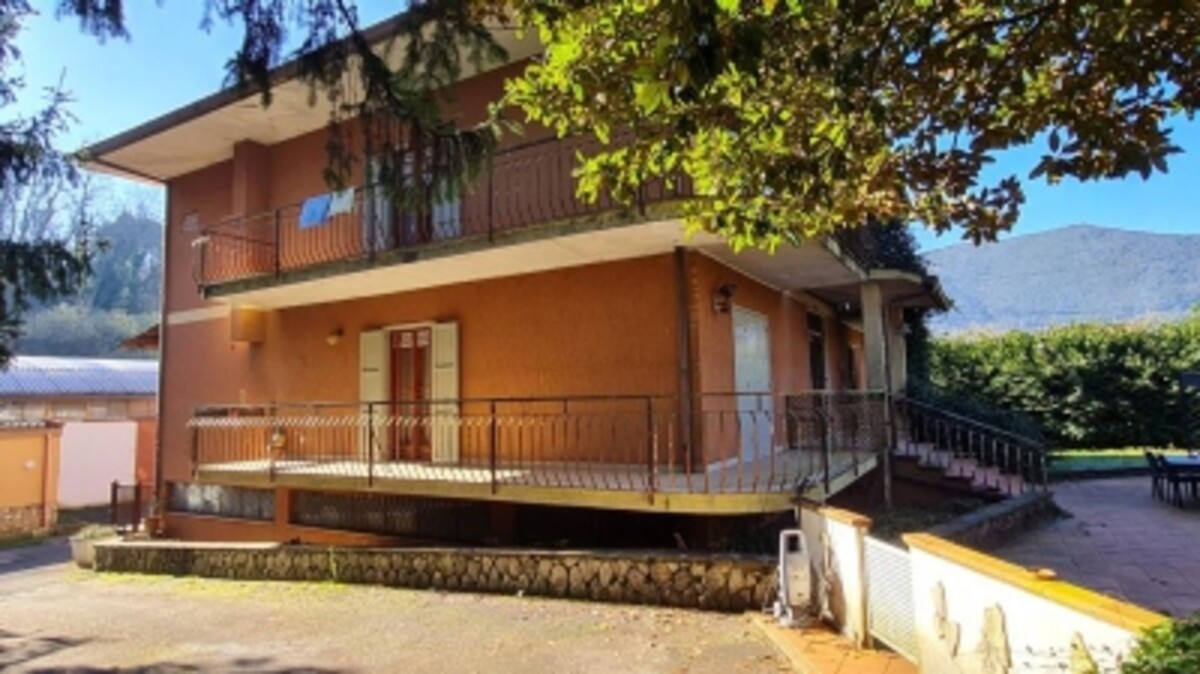 Immagine di PORZIONE VILLA C.DA CONA DEL MONTE 23,GAVIGNANO,RM