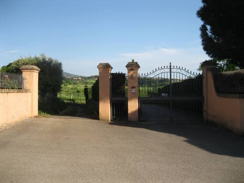 Immagine di TENUTA AGRICOLA VIA ANAGNINA – GROTTAFERRATA (RM)