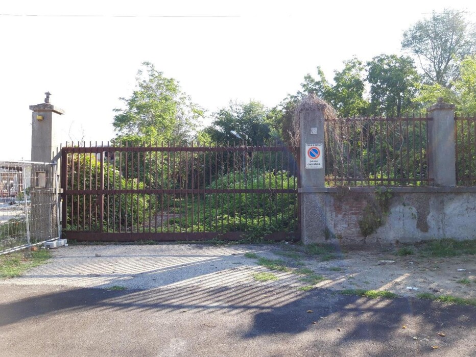 Immagine di TERRENO VIA P. GORINI – VIA A. NEGRI – FOMBIO
