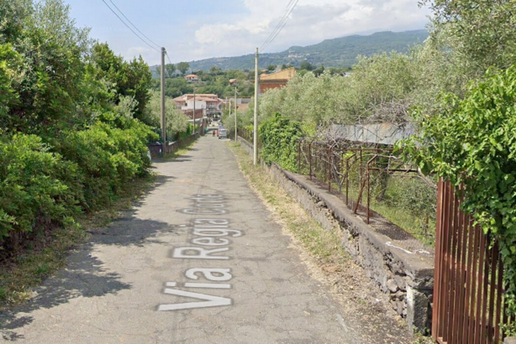 Immagine di MERCI VARIE NON DEPERIBILI VIA REGIA CORTE – PIEDIMONTE ETNEO