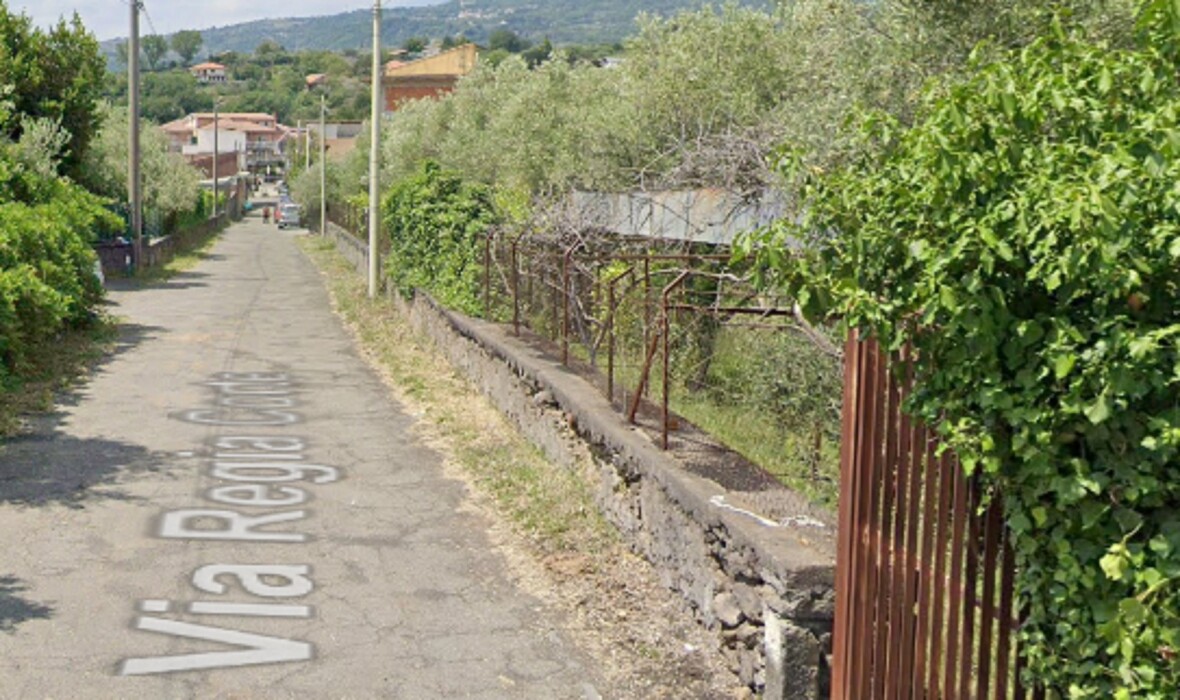 Immagine di MERCI VARIE NON DEPERIBILI VIA REGIA CORTE – PIEDIMONTE ETNEO