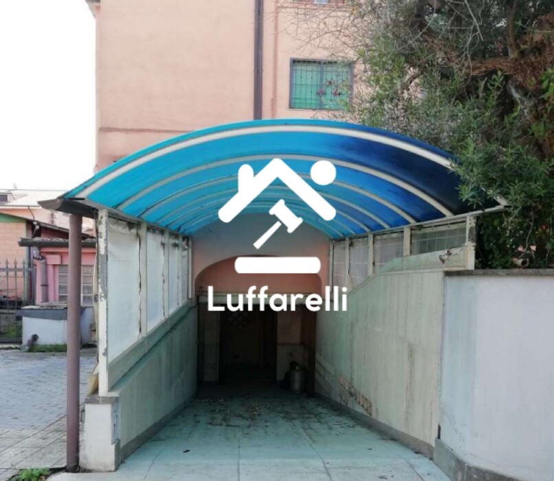 Immagine di NEGOZI VIA OSTERIA DEL FINOCCHIO – ROMA