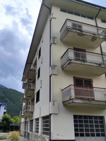 CAPANNONE / IMMOBILI INDUSTRIALI AREA ASI - IN VIA NUOVA SAN VITO - SOLOFRA — foto 3