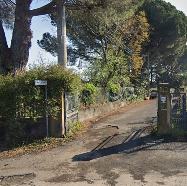 NEGOZIO O LOCALE COMMERCIALE VIA DON LUIGI STURZO N. 34/A - VIAGRANDE — foto 3