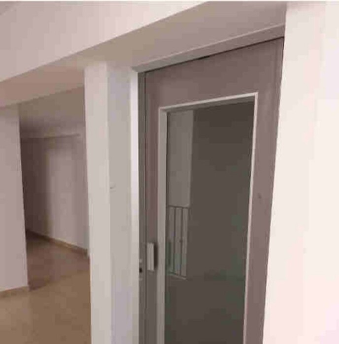 Immagine di GARAGE / POSTO AUTO VIA NAPOLI N. 175 – LARIANO