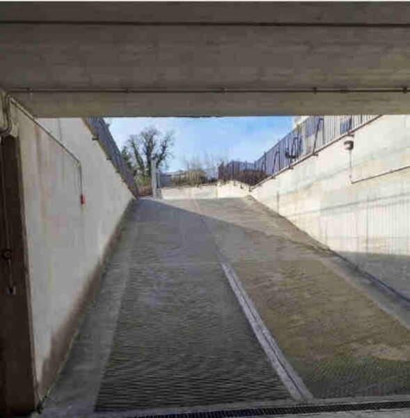 GARAGE / POSTO AUTO VIA NAPOLI N. 175 - LARIANO — foto 6