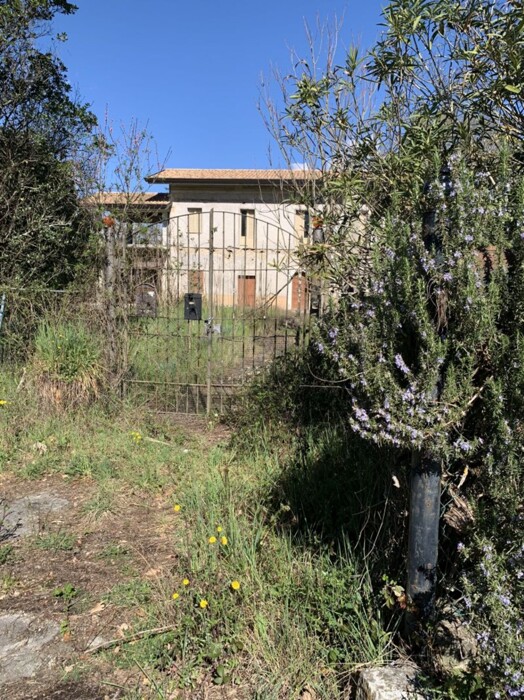 Immagine di RUSTICO E TERRENO VIA CAMPOSTEFANO ARCE FR