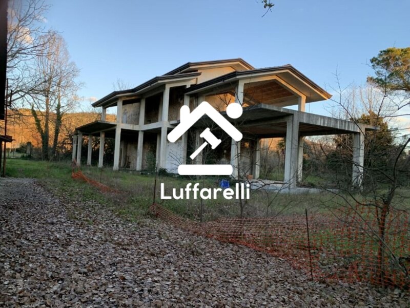 Immagine di RUSTICO E TERRENO VIA CAMPOSTEFANO ARCE FR