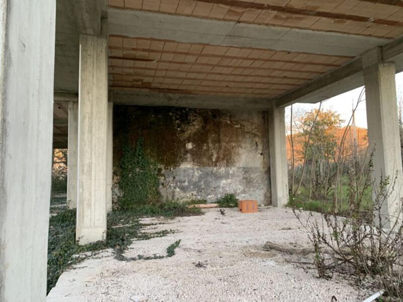 Immagine di RUSTICO E TERRENO VIA CAMPOSTEFANO ARCE FR