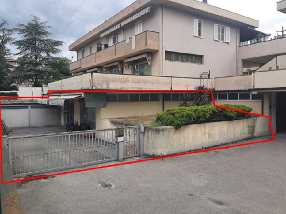 Immagine di NEGOZIO O LOCALE COMMERCIALE VIA DELLA COSTITUZIONE N. 2 – SANSEPOLCRO