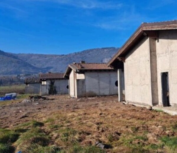 NEGOZIO O LOCALE COMMERCIALE VIA CONSOLARE LATINA - SEGNI — foto 2