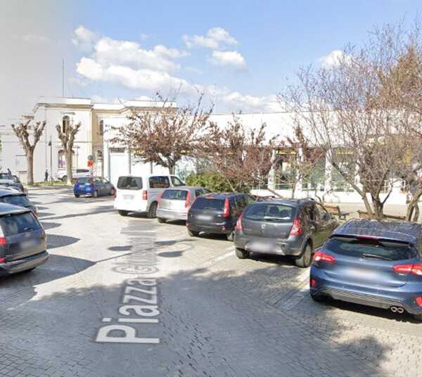 NEGOZIO O LOCALE COMMERCIALE PIAZZA GIUSEPPE DI VAGNO - ACQUAVIVA DELLE FONTI — foto 4