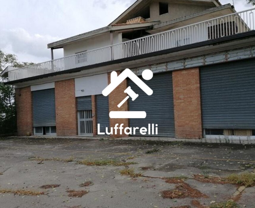Immagine di EDIFICIO COMMERCIALE VIA FOGGIA – LUCERA(FG)