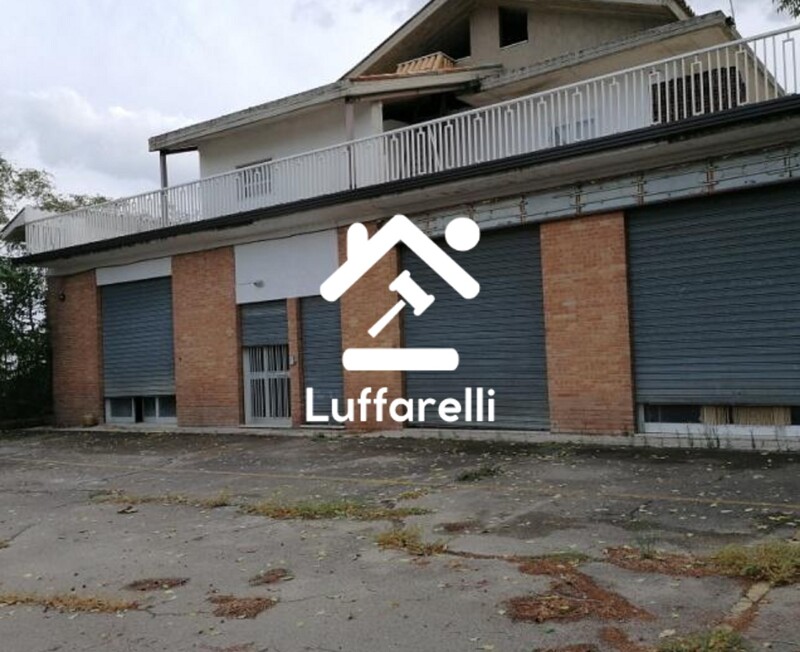 Immagine di EDIFICIO COMMERCIALE VIA FOGGIA – LUCERA(FG)