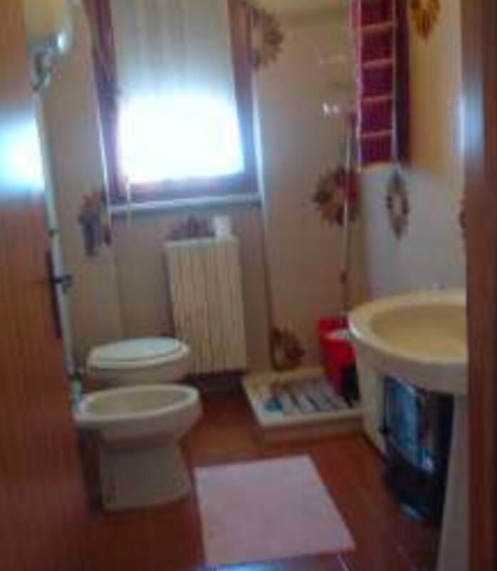 Immagine di VILLA E LOCALITA’ COMMERCIALE VIA MIGLIARA – SABAUDIA (LT)